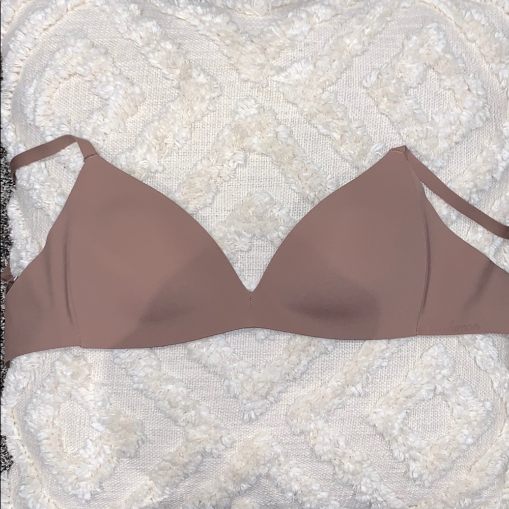 NEW Lulu Lemon “take shape” bra